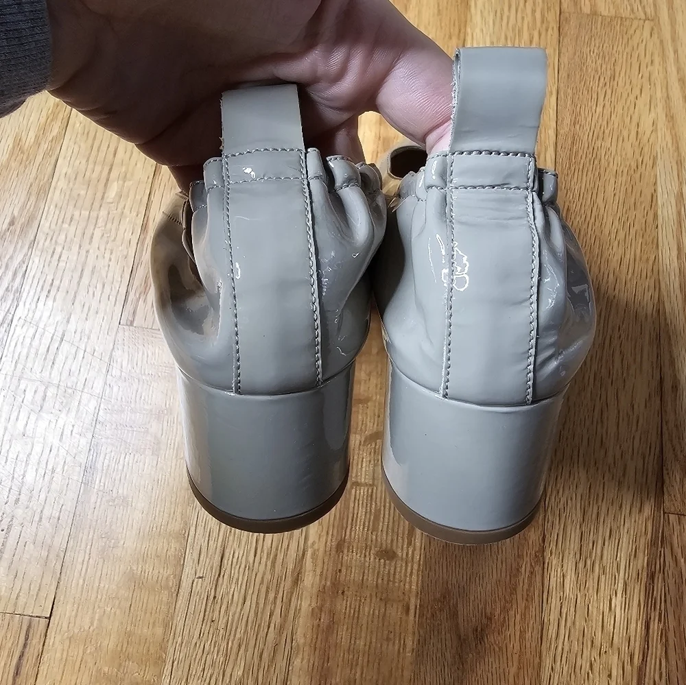 Everlane Size 7 The Day Heel Patent Leather in Taupe
